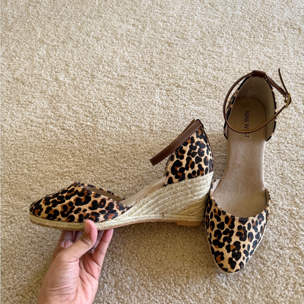 Nine West Leopard Print Ankle-Strap Espadrille Wedges Size 7.5 - Picture 4 of 8